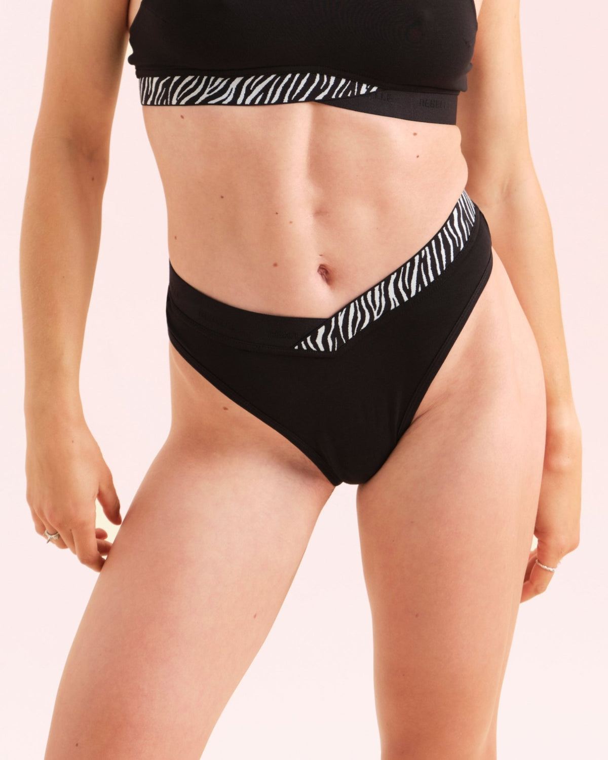 $model_name:Ada$model_height:179cm$model_size:36