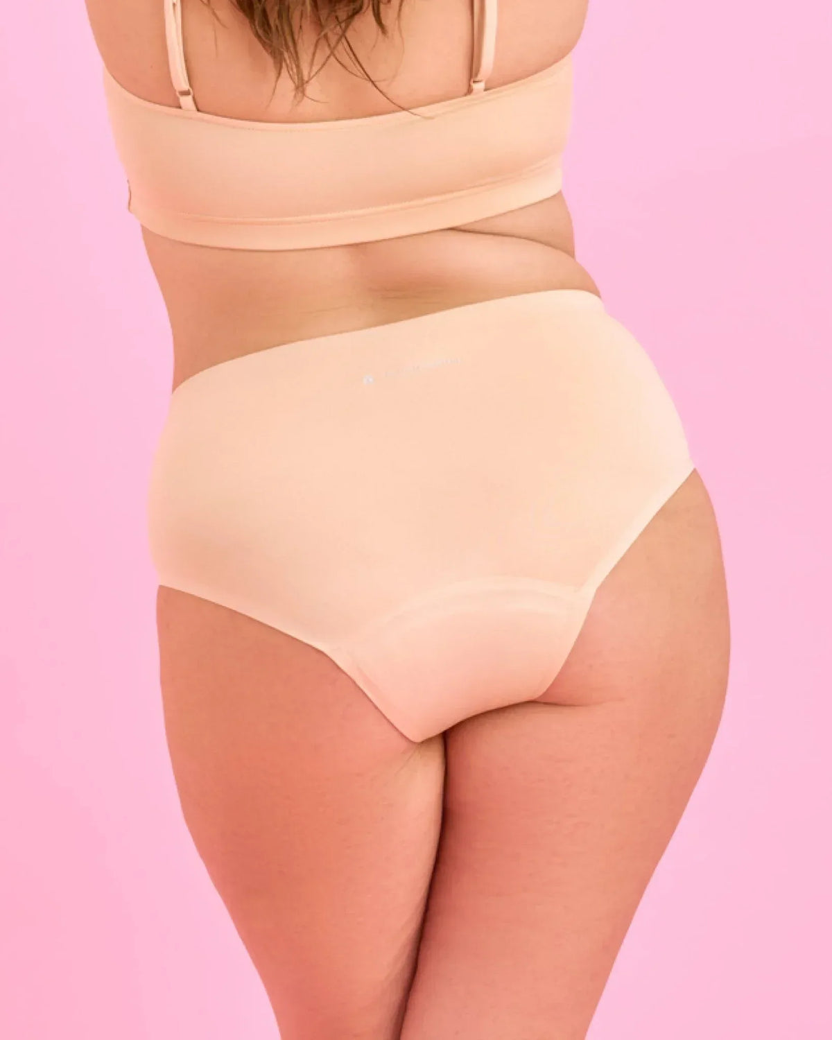 $model_name:Barbie$model_height:170cm$model_size:42